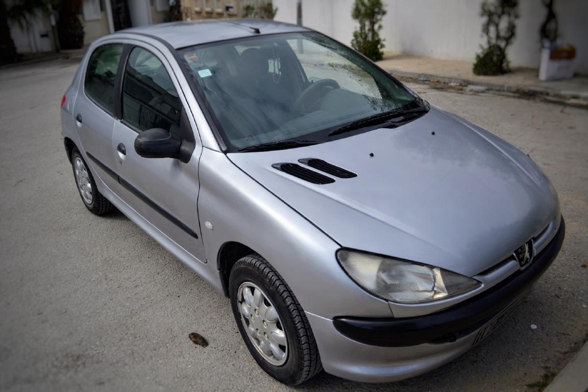 A picture I took of my old Peugeot 206 before selling it in 2014
